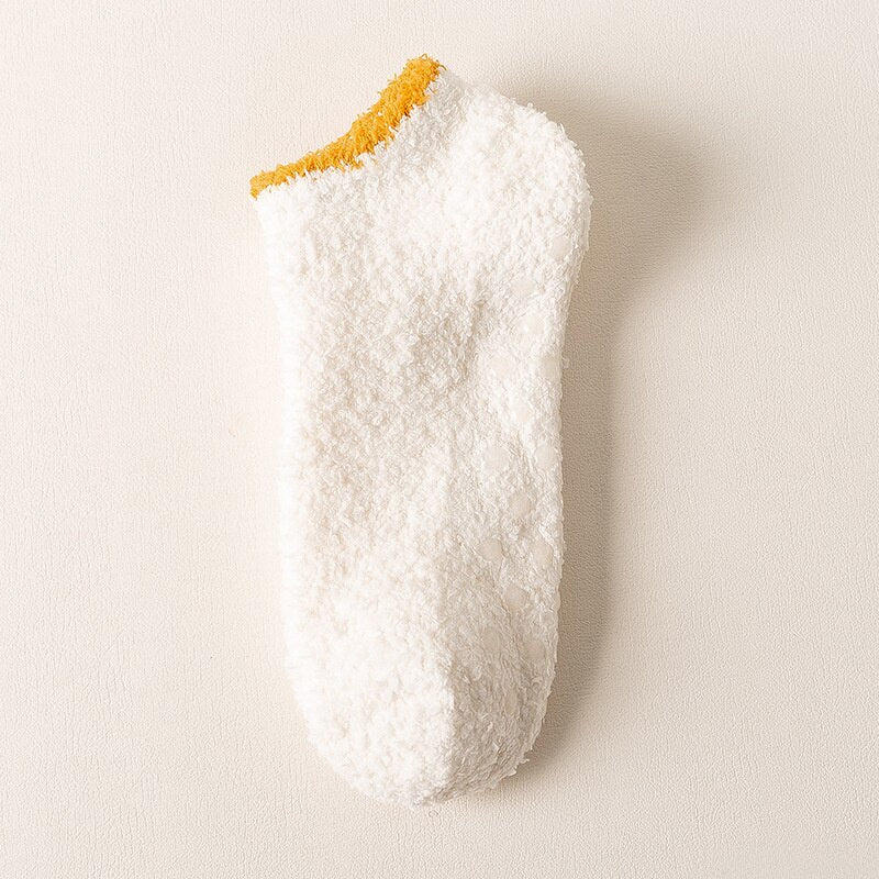 Puchate skarpety damskie antypoślizgowe