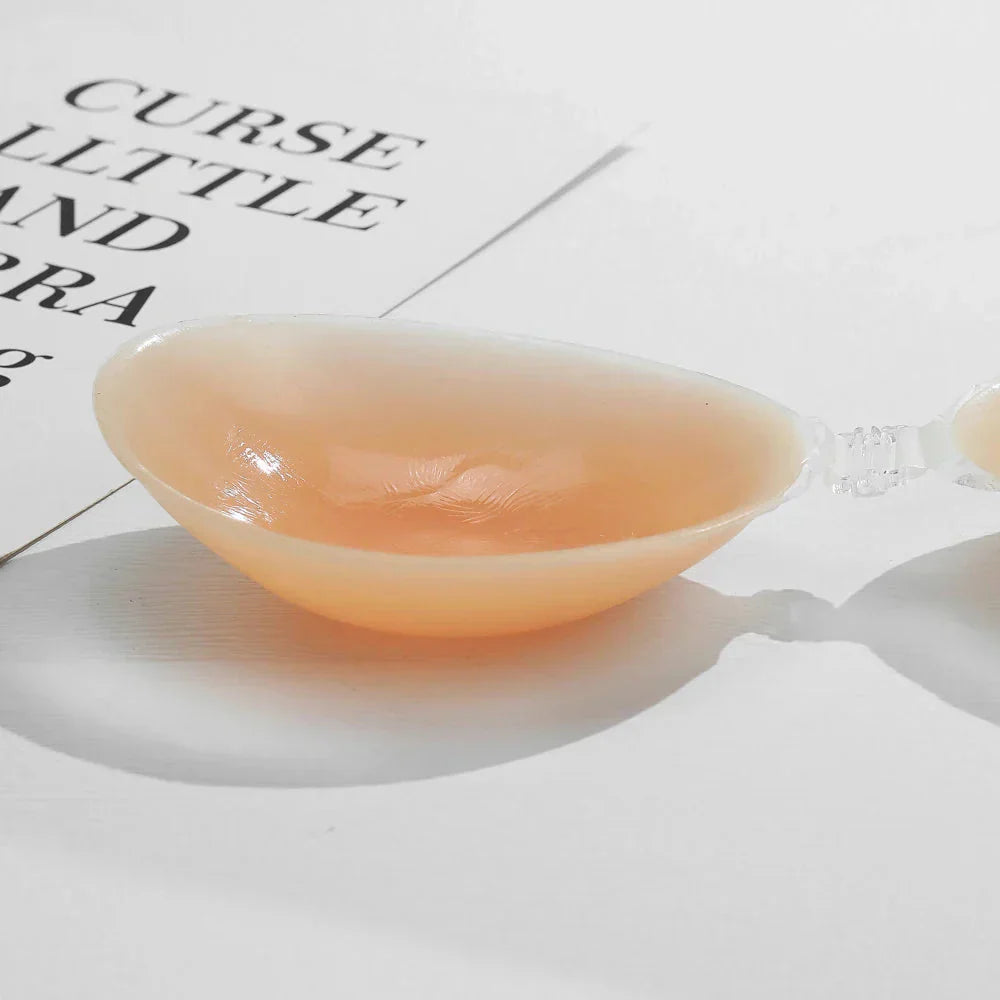 Silikonowy biustonosz samonośny